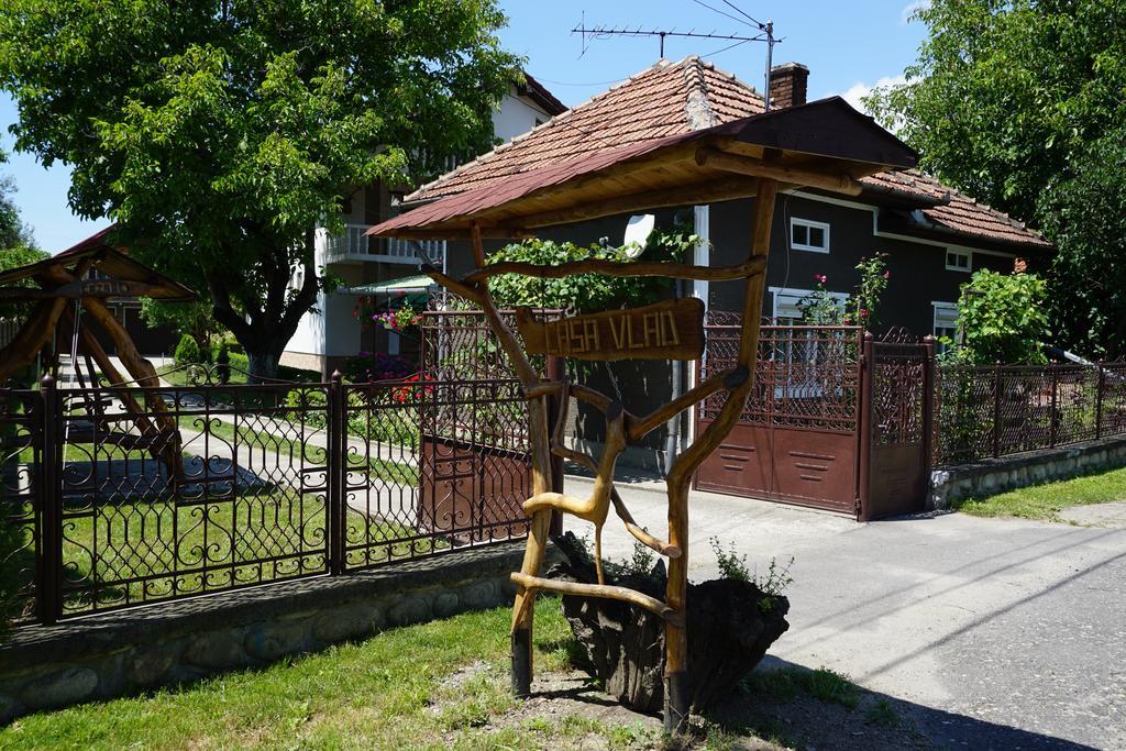 Casa Vlad Hotel Hátszeg Kültér fotó